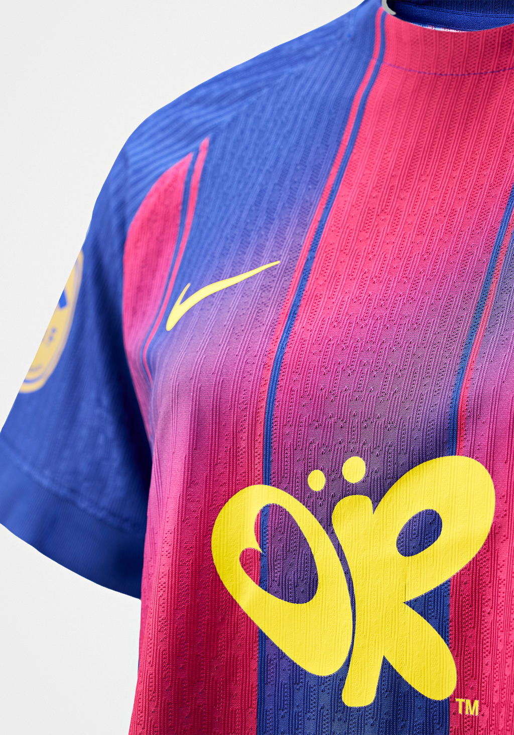 Limited Edition FC Barcelona x Olivia Rodrigo 25/26 women's home jersey signed by the starting line-ups of the men's El Clásico match (10/05) and the women's match vs. Levante UD (06/05)