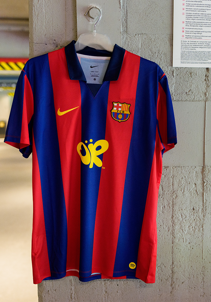 Jersey Retro Nike 2003/04 FC Barcelona x Olivia Rodrigo x Spotify